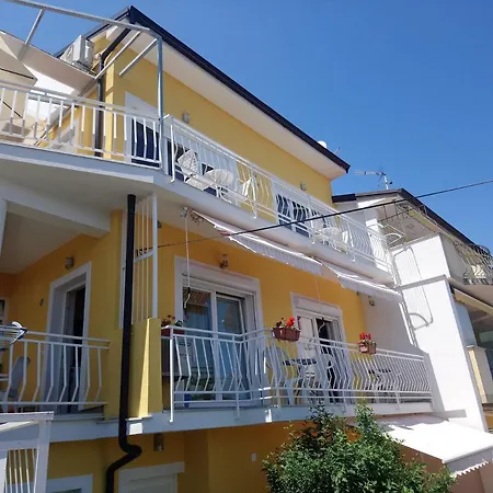 Apartment 7896a