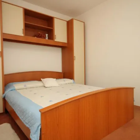 7896a Apartment *