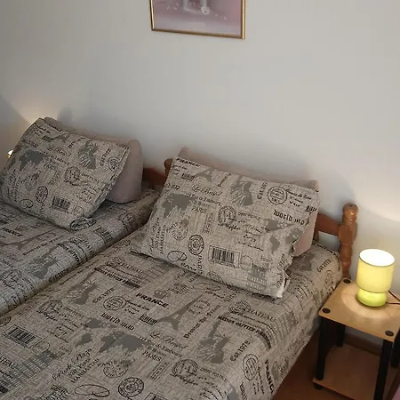 7896a Apartment *