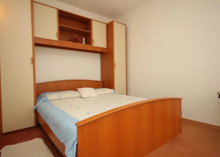 7896a Apartment *